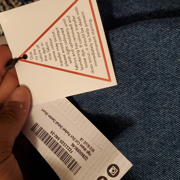 👖Boohoo Cut Out Denim shorts - Picture 8 of 10